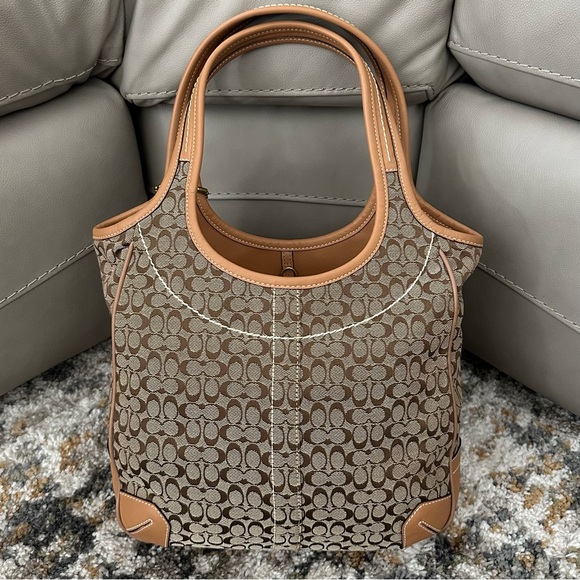 COACH 2007 TAN LEATHER JACQUARD CANVAS SHOULDER BAG WITH ORIGINAL HANGTAG - Picture 4 of 15